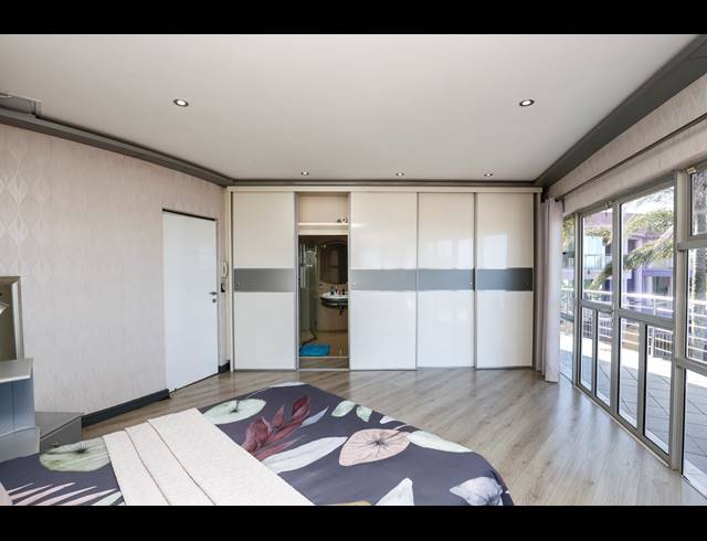 5 BEDROOM HOUSE FOR SALE IN UMHLANGA CENTRAL